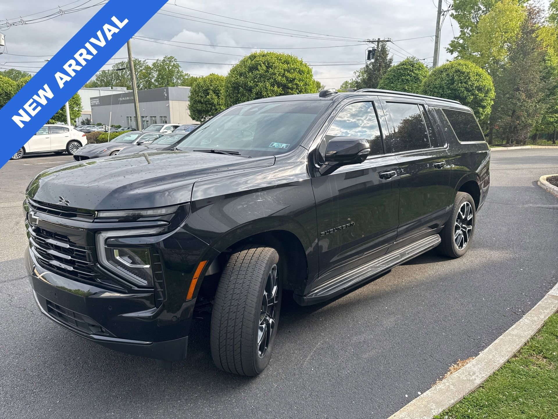 Used 2025 Chevrolet Suburban RST w/ RST Capability Package AWD/4WD image 5