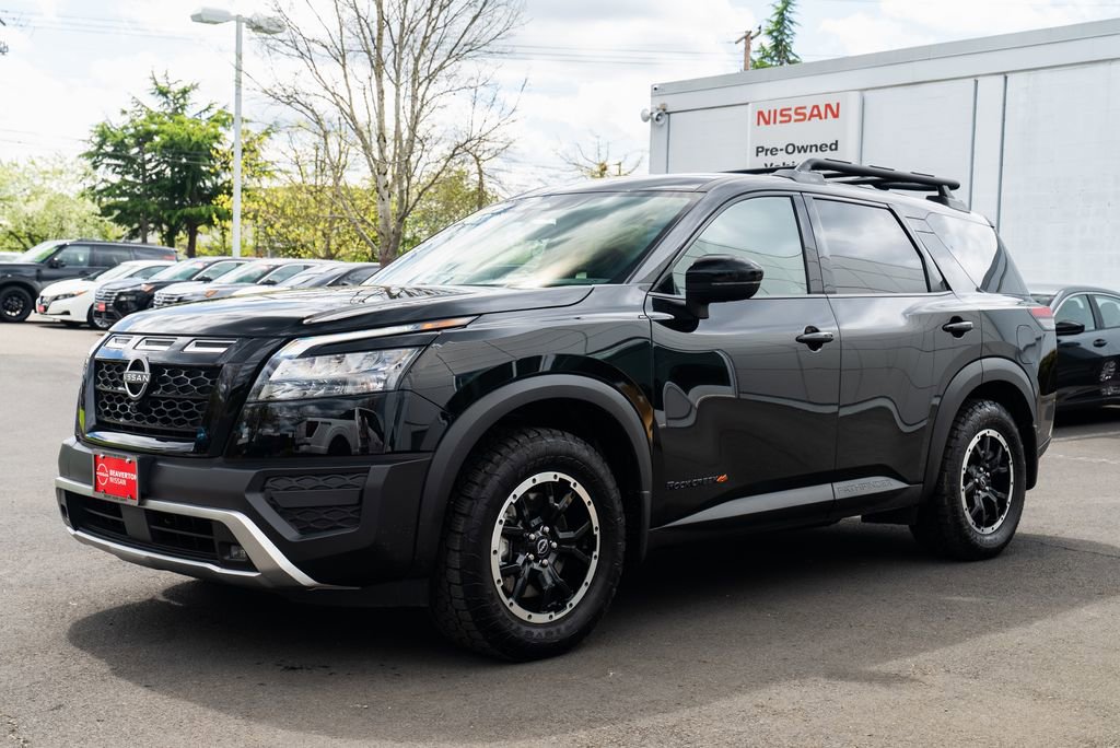 Used 2025 Nissan Pathfinder Rock Creek image 3