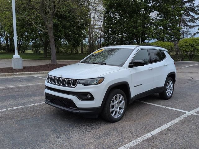 Used 2024 Jeep Compass Latitude AWD/4WD image 7