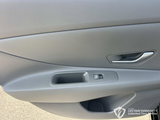 New 2026 Hyundai Elantra SE FWD image 17