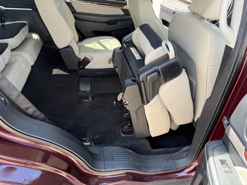 Used 2018 Ford Explorer Platinum AWD/4WD image 36