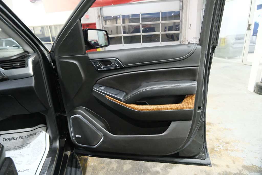 Used 2019 Chevrolet Suburban Premier AWD/4WD image 36