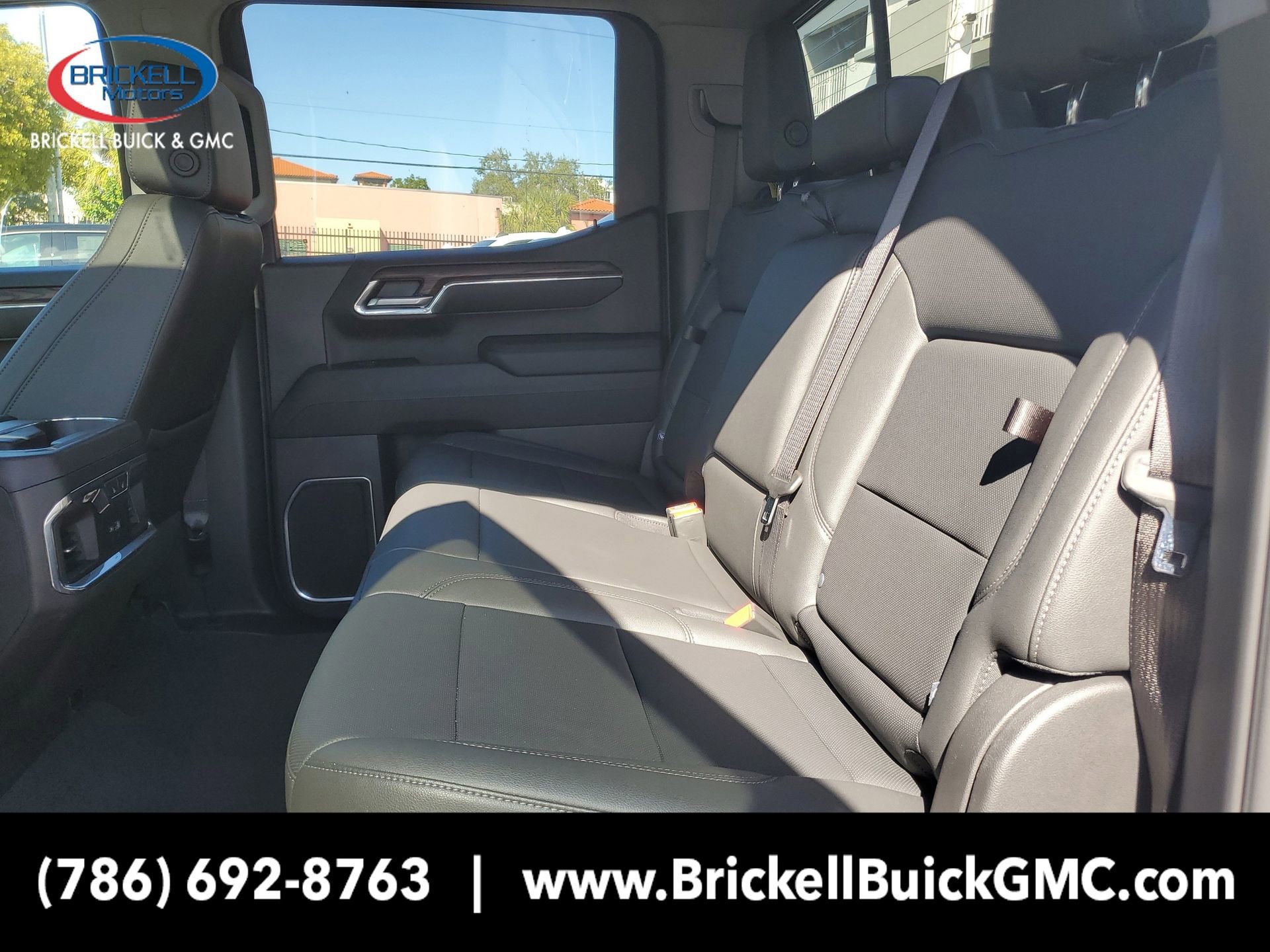 New 2025 GMC Sierra 1500 SLT w/ SLT Convenience Package image 11