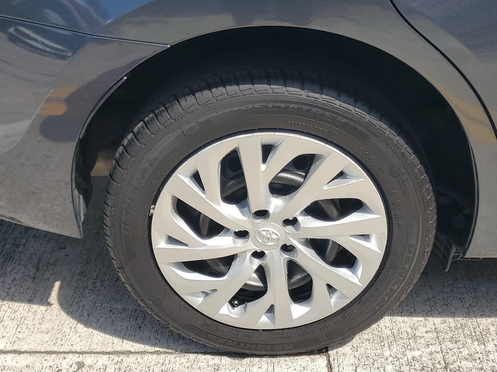 Used 2017 Toyota Corolla LE FWD image 7