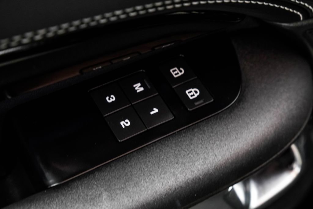 Used 2022 Land Rover Discovery HSE R-Dynamic image 47