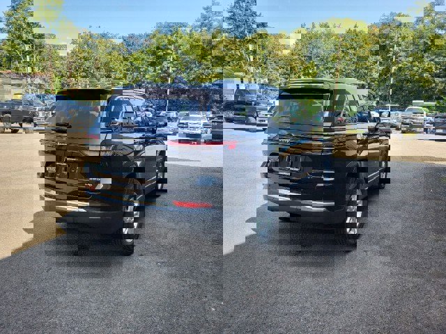 Used 2023 Jeep Grand Cherokee Laredo image 6