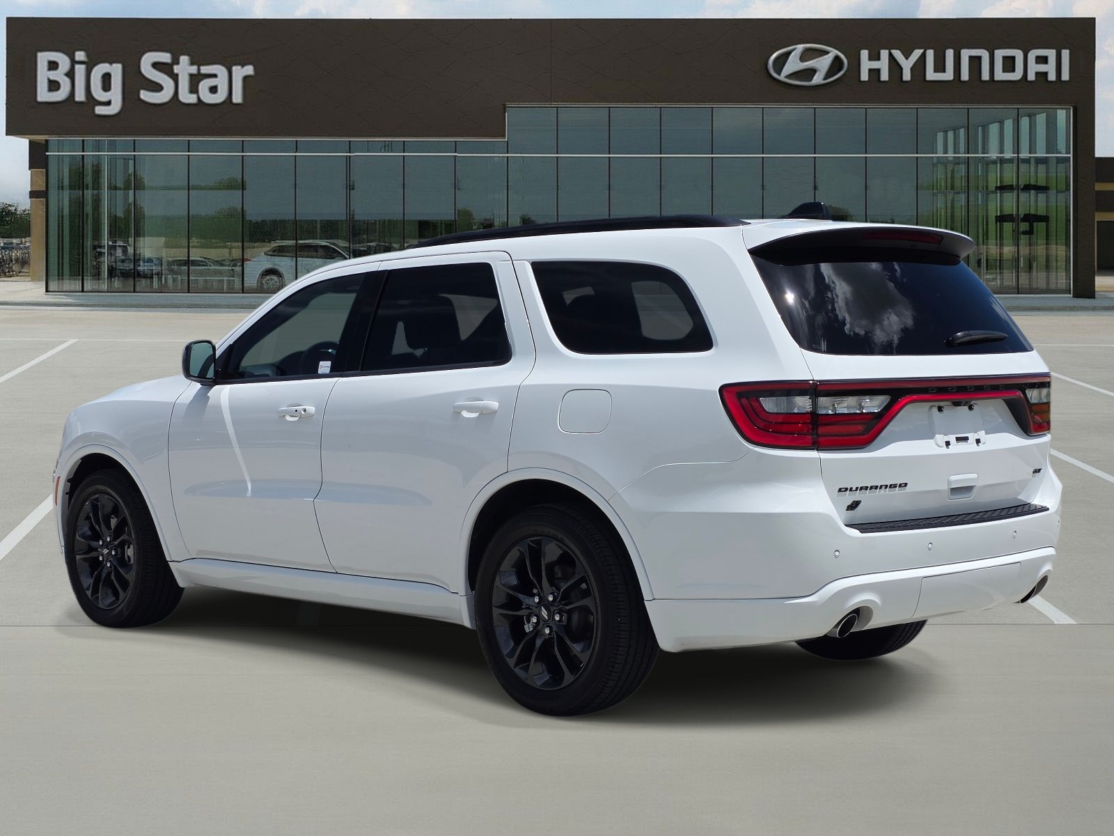 Used 2025 Dodge Durango GT w/ Blacktop Package RWD image 3