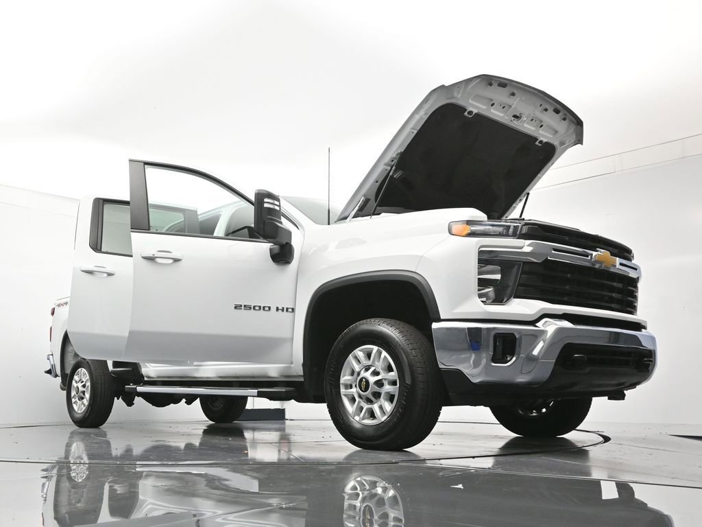 Used 2025 Chevrolet Silverado 2500 LT w/ Convenience Package AWD/4WD image 49