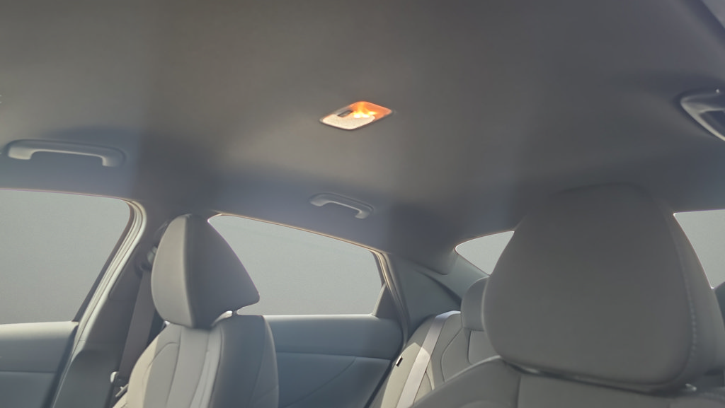 New 2026 Hyundai Elantra Sport FWD image 15