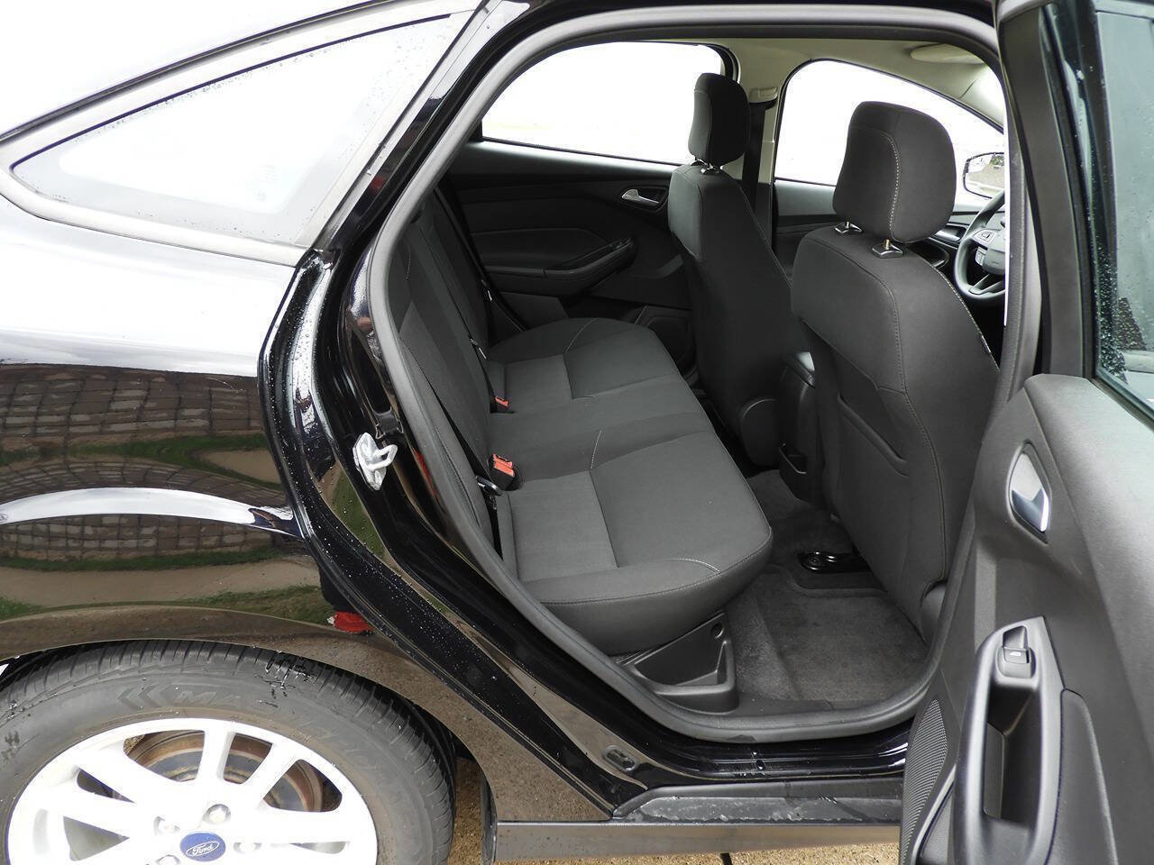 Used 2018 Ford Focus SE image 27