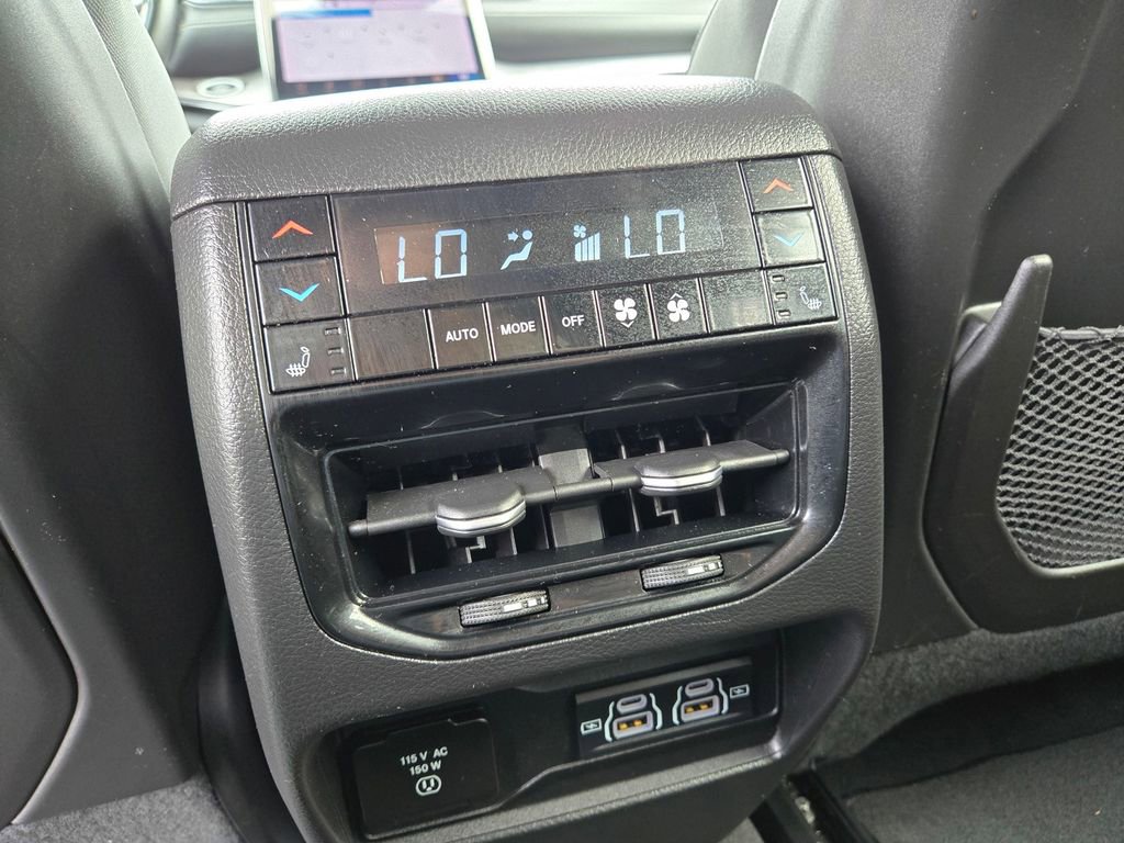 Used 2022 Jeep Grand Cherokee Overland w/ Advanced Protech Group III image 12