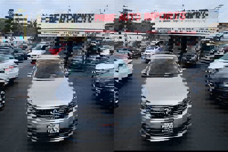 Used 2016 Volkswagen Passat 1.8T S image 2