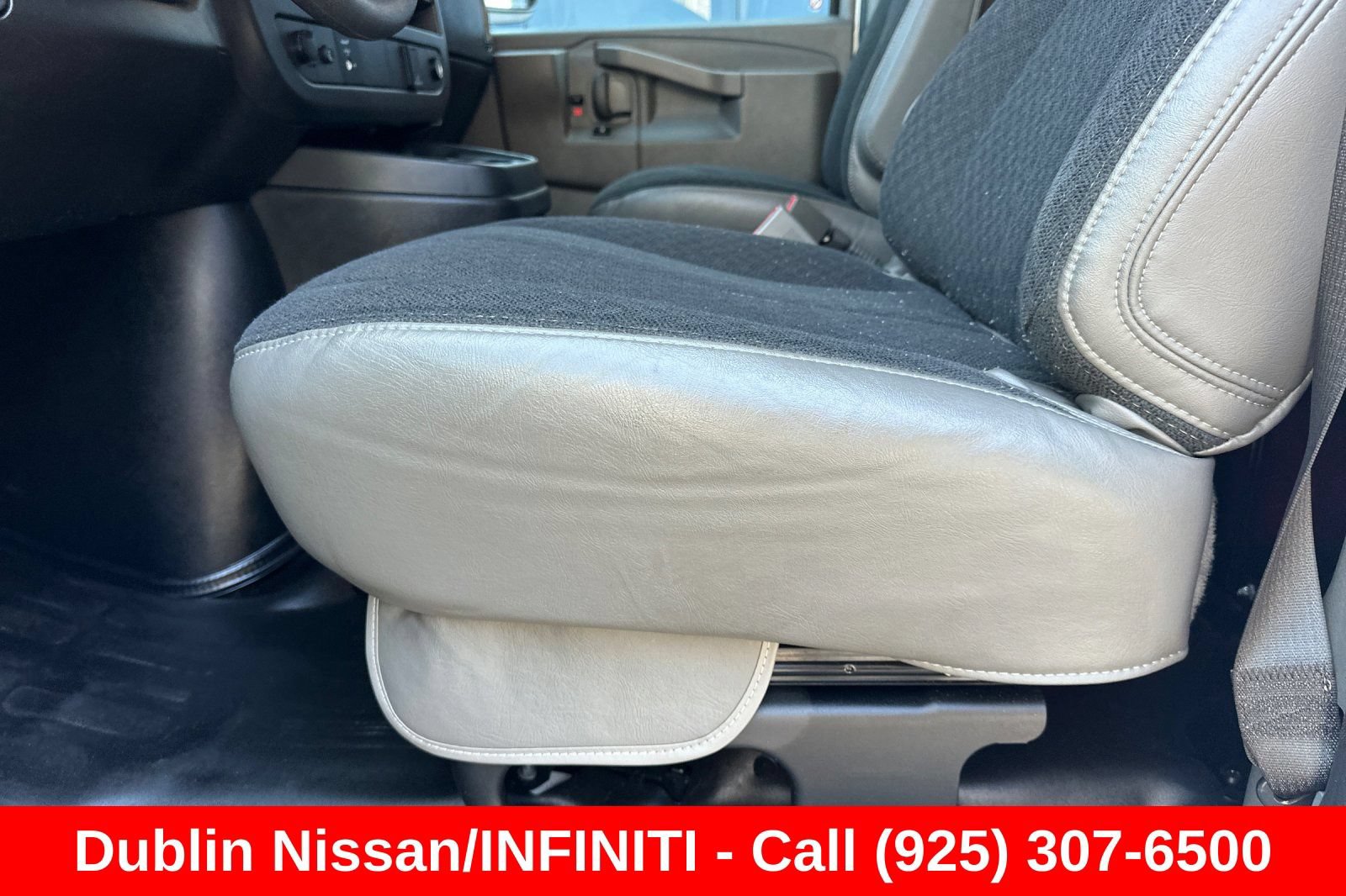 Used 2025 Chevrolet Express 2500 w/ Driver Convenience Package RWD image 13