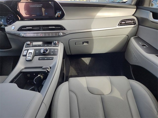 Certified 2022 Hyundai Palisade SEL w/ 8P Bench Seat Package image 10