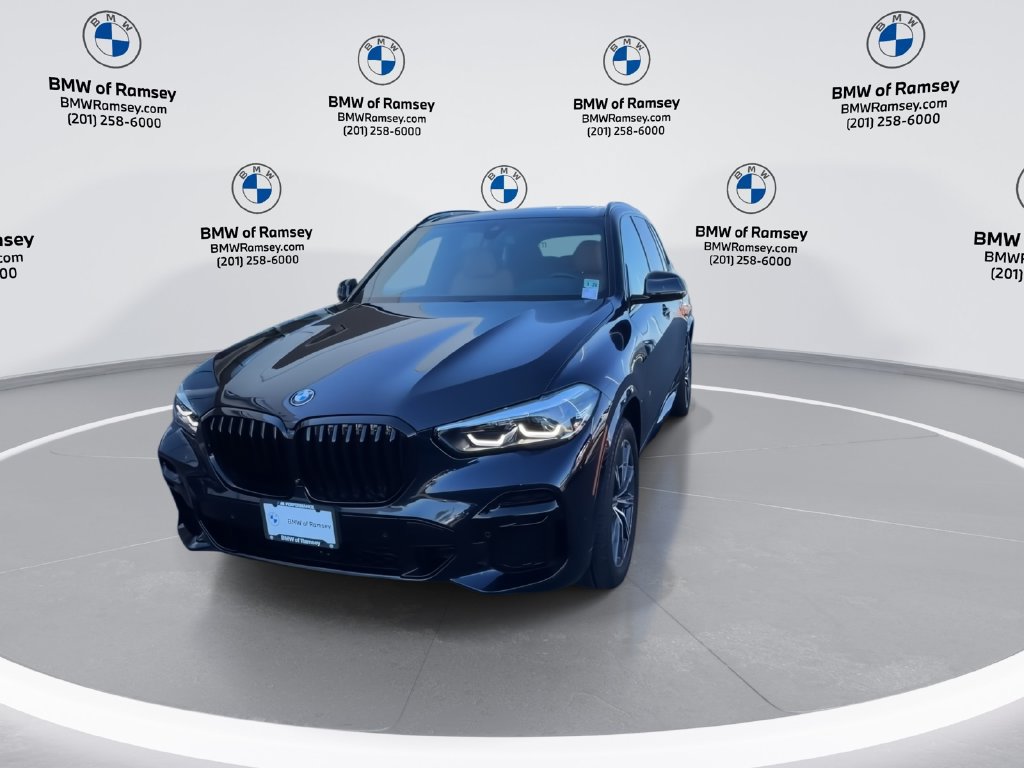 Used 2023 BMW X5 xDrive40i w/ M Sport Package AWD/4WD image 3