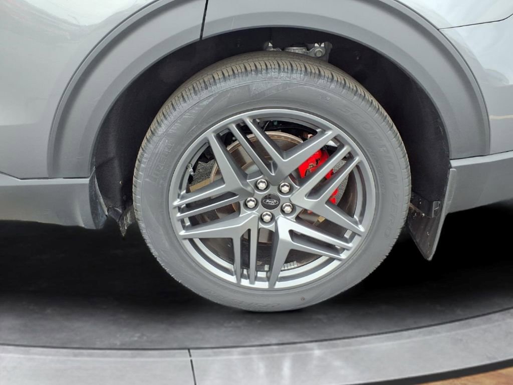 Used 2025 Ford Explorer ST image 18