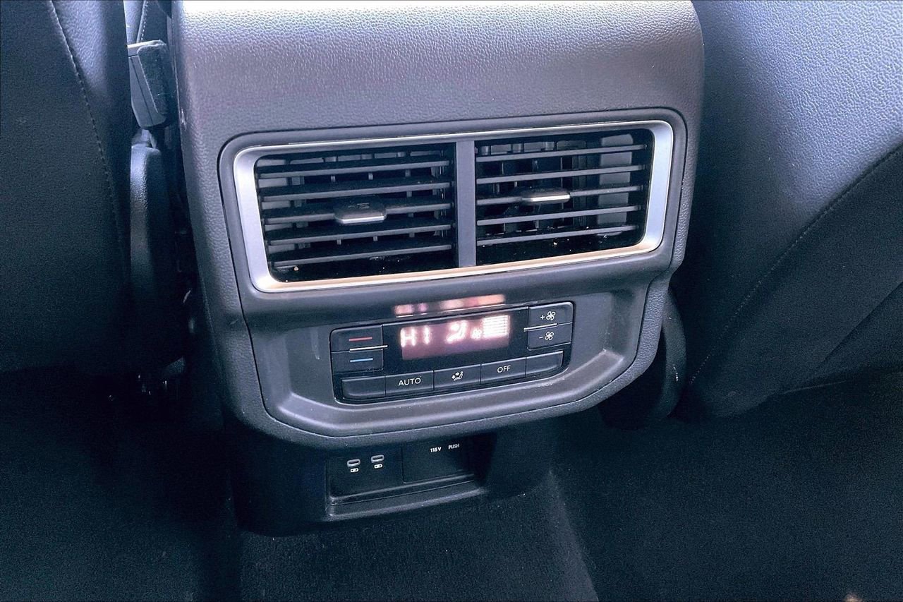 Used 2024 Volkswagen Atlas SE image 17