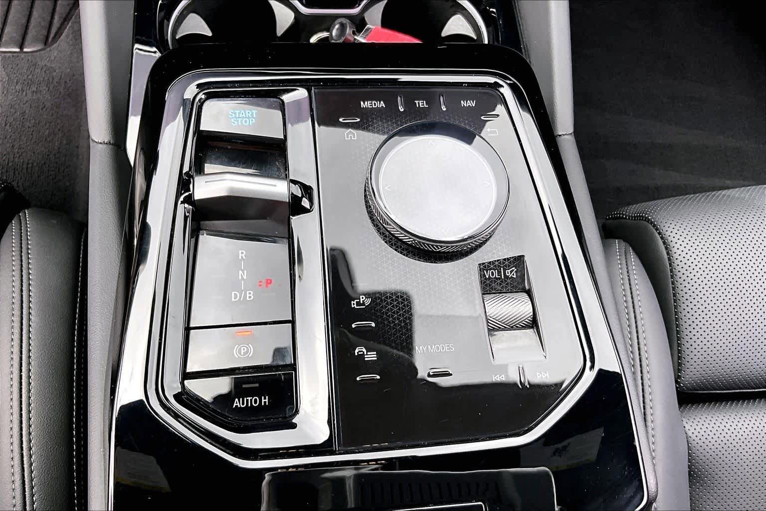 Used 2025 BMW i5 eDrive40i RWD image 32