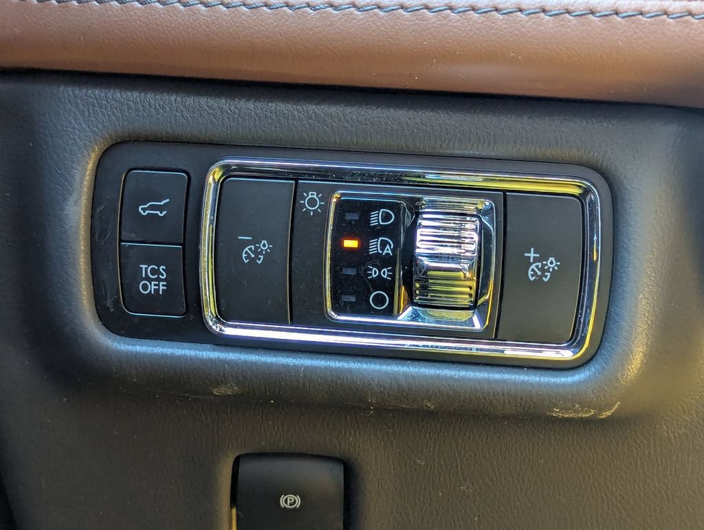 Used 2023 Lincoln Nautilus Reserve AWD/4WD image 13
