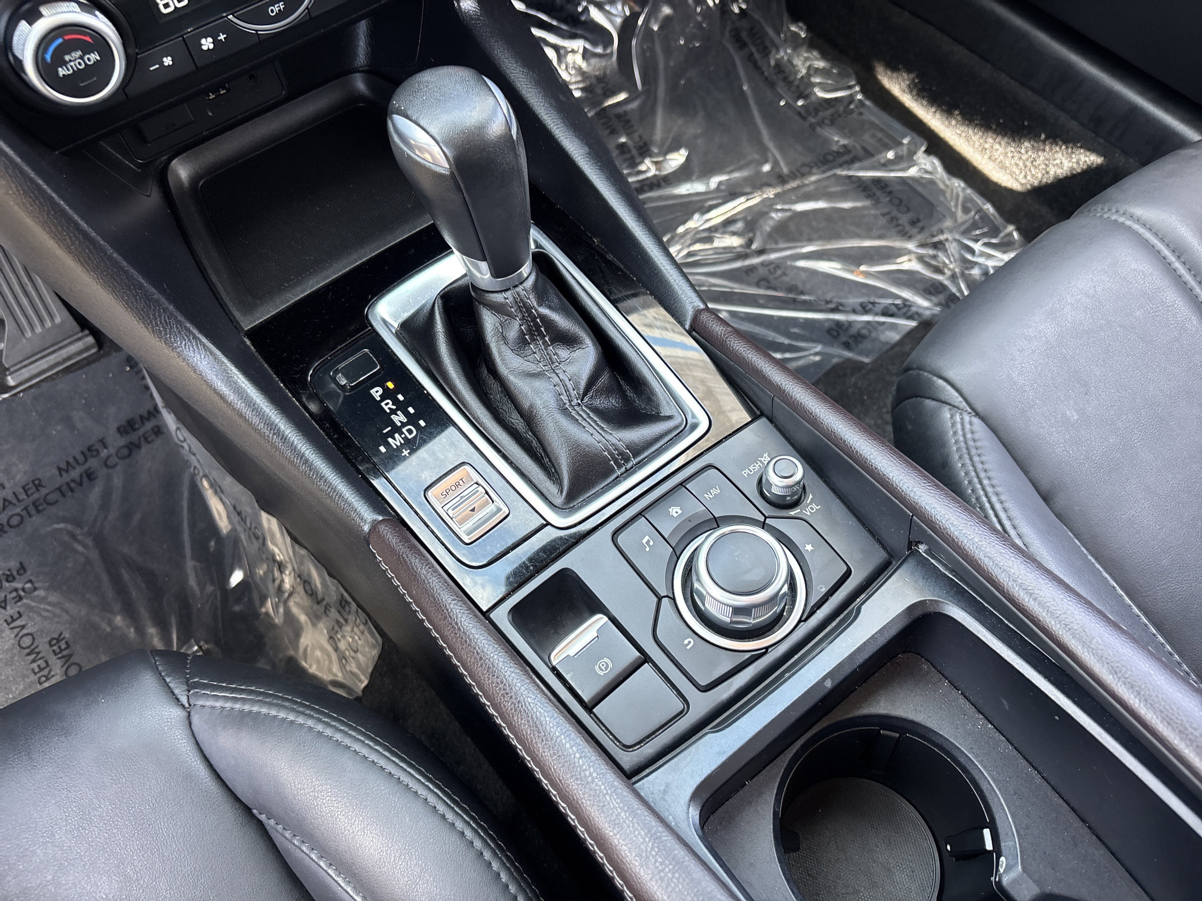 Used 2018 MAZDA MAZDA3 Touring FWD image 24
