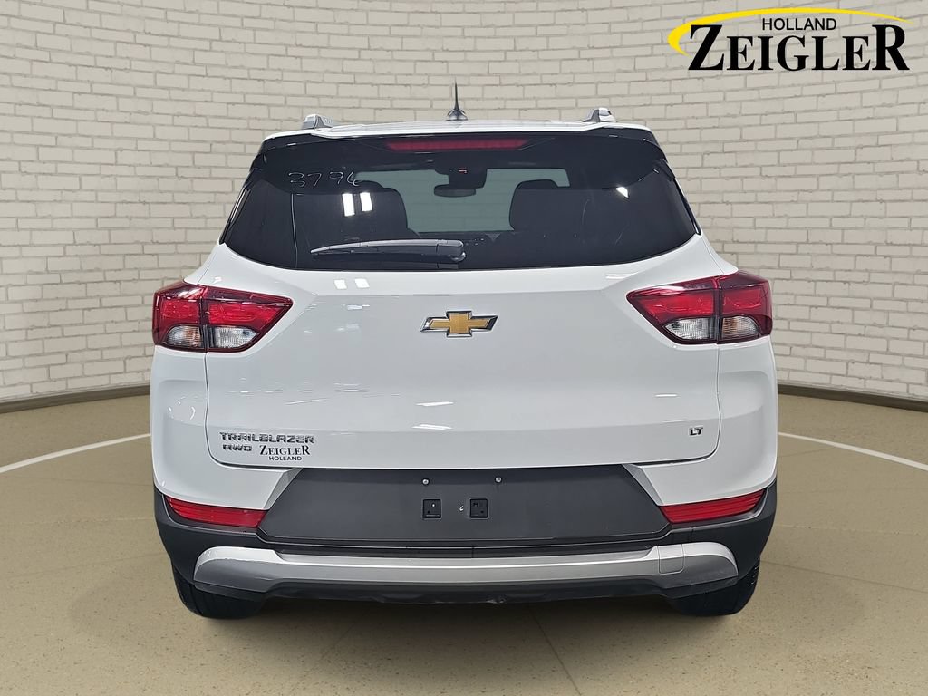 Used 2025 Chevrolet TrailBlazer LT AWD/4WD image 6
