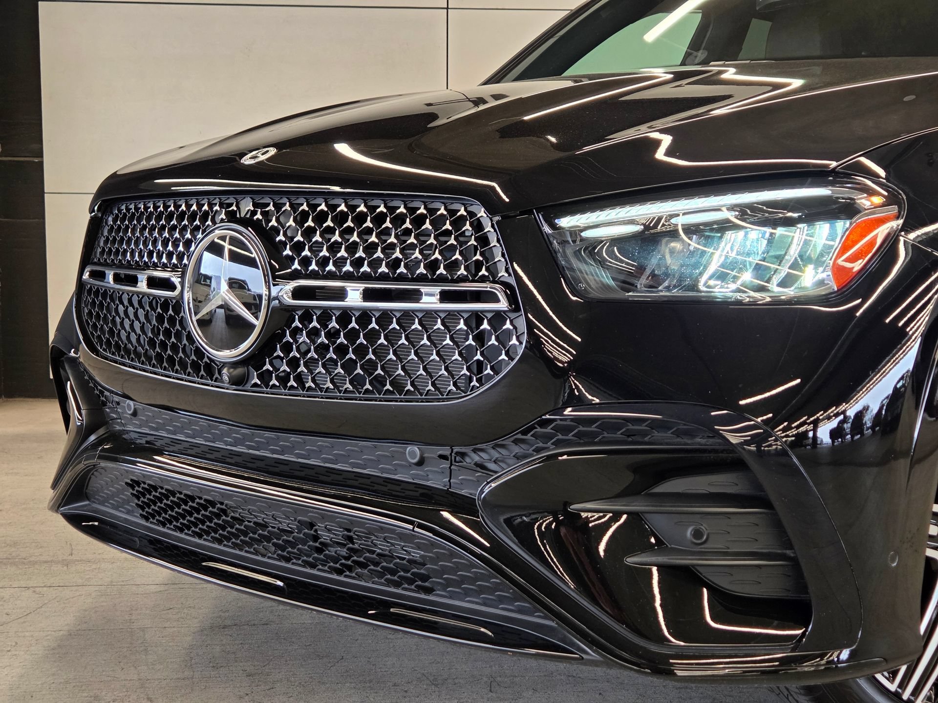 Used 2026 Mercedes-Benz GLE 450 4MATIC w/ Driver Assistance Package image 28