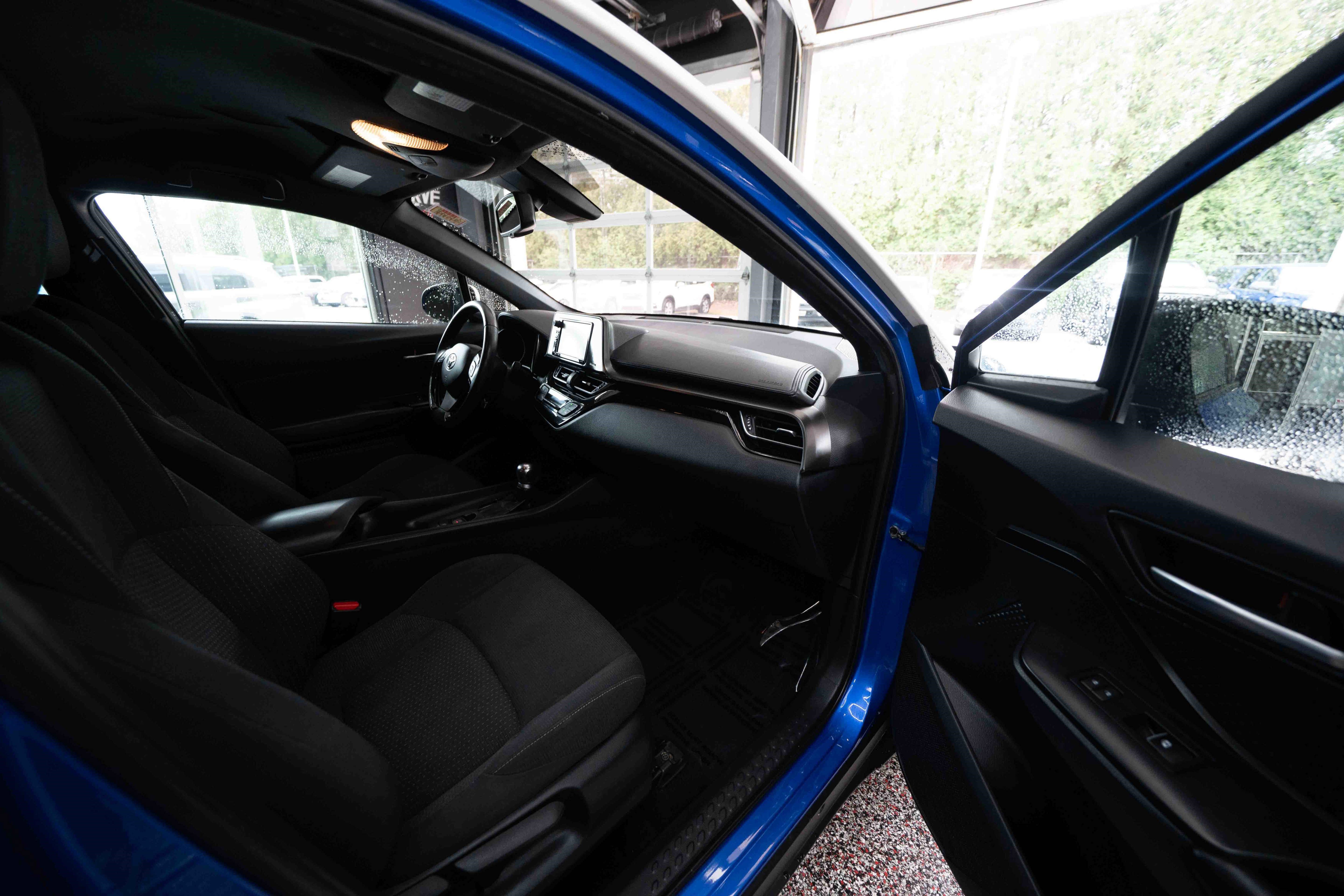 Used 2018 Toyota C-HR XLE FWD image 25