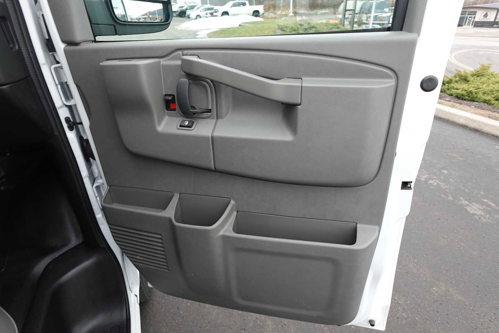 Used 2025 Chevrolet Express 3500 w/ Driver Convenience Package image 26