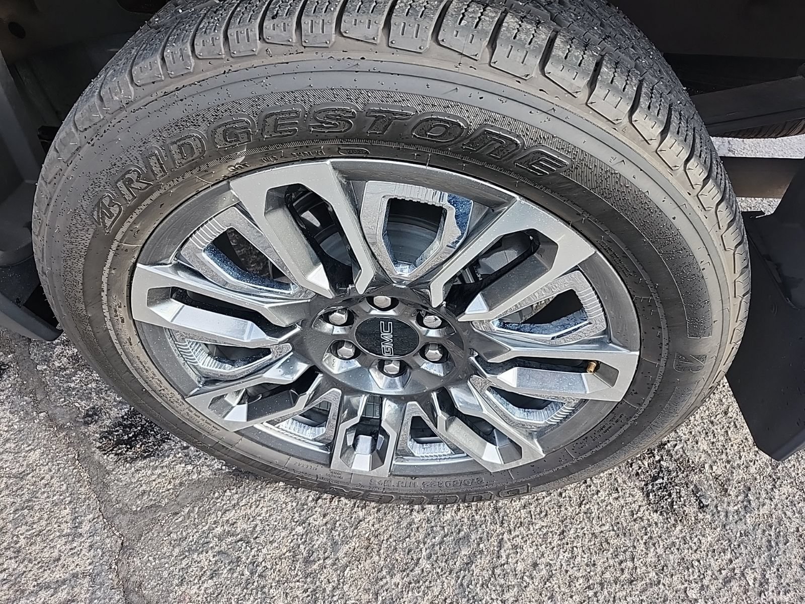 Used 2024 GMC Sierra 1500 Denali Ultimate AWD/4WD image 9