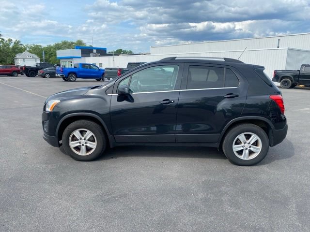 Used 2016 Chevrolet Trax LT w/ LT Convenience Package AWD/4WD image 19