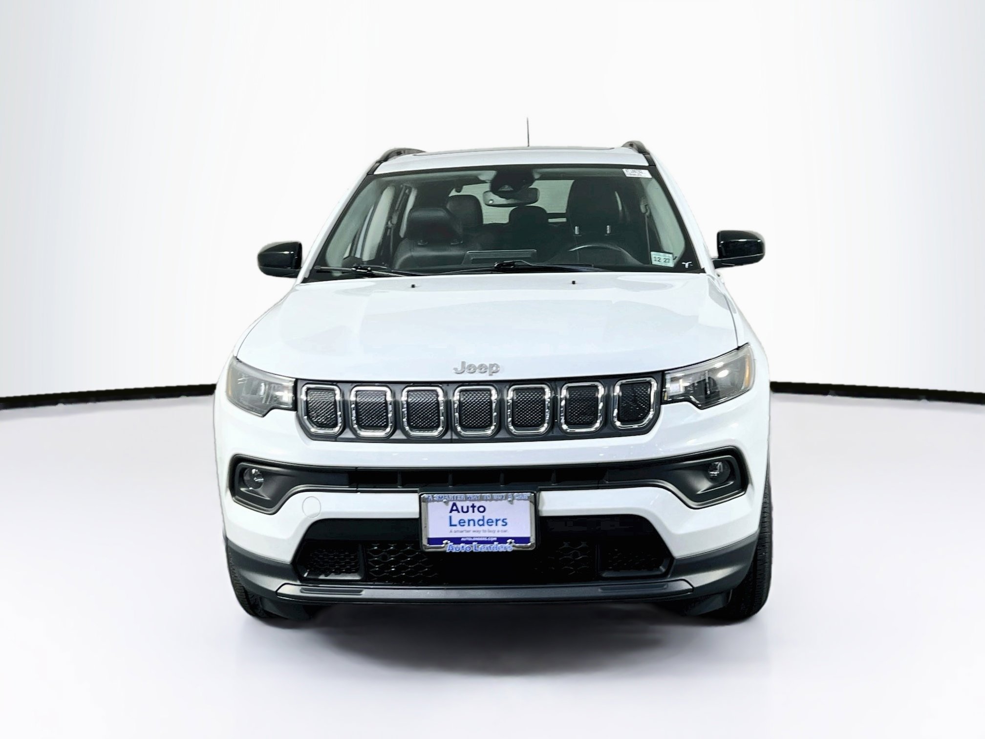 Used 2022 Jeep Compass Latitude w/ Sun and Sound Group AWD/4WD image 2