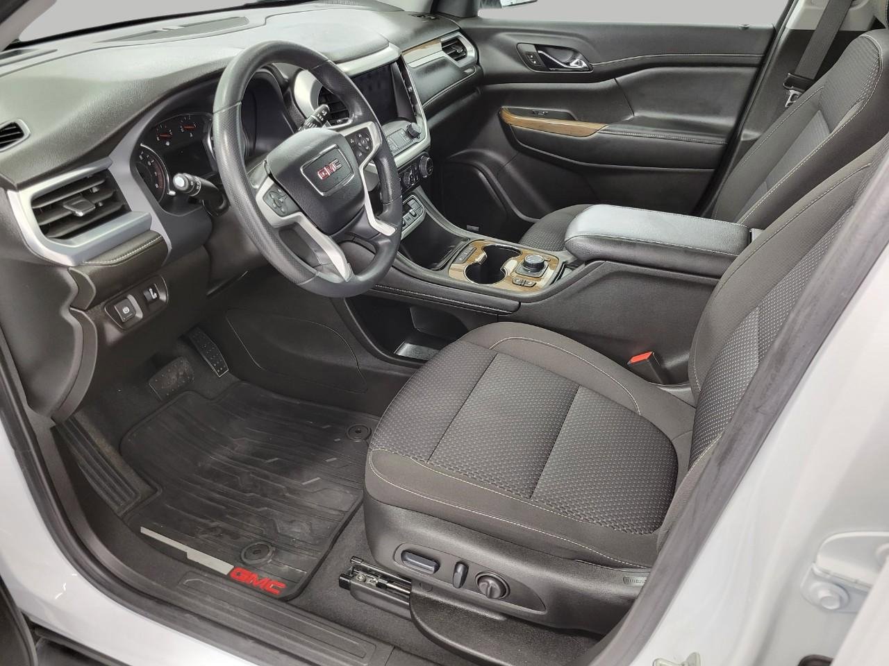 Certified 2023 GMC Acadia SLE w/ Driver Convenience Package image 10