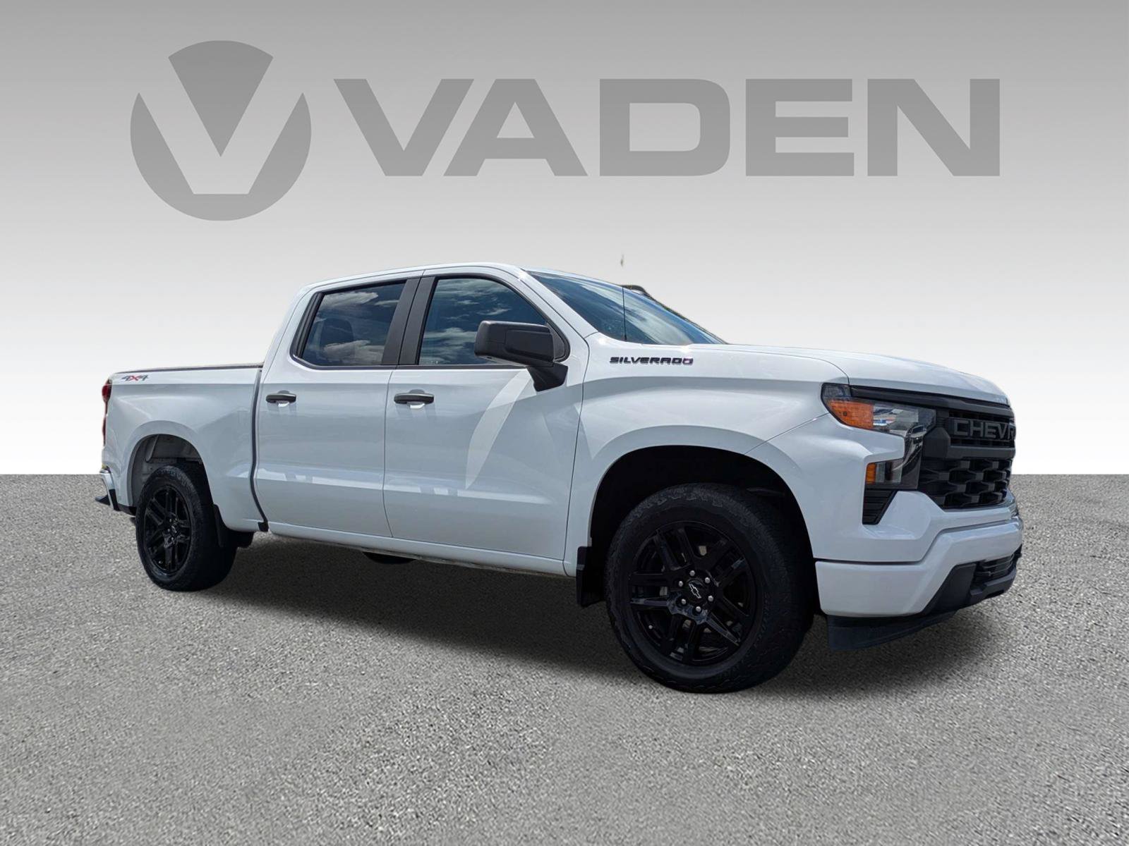 Used 2023 Chevrolet Silverado 1500 Custom w/ LPO, Dark Essentials Package AWD/4WD image 3