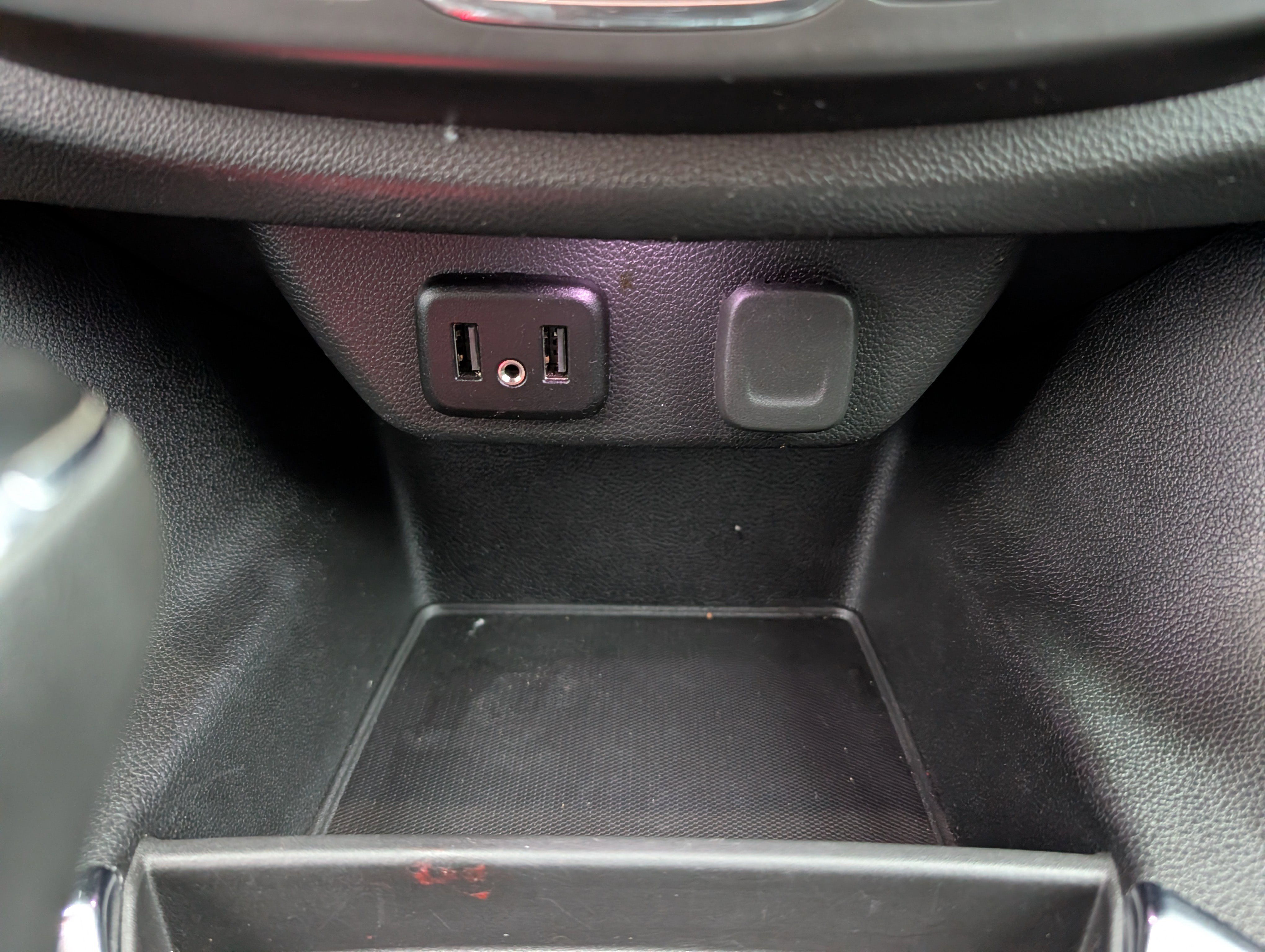 Used 2020 Chevrolet Traverse LS w/ LPO, Blackout Package image 25