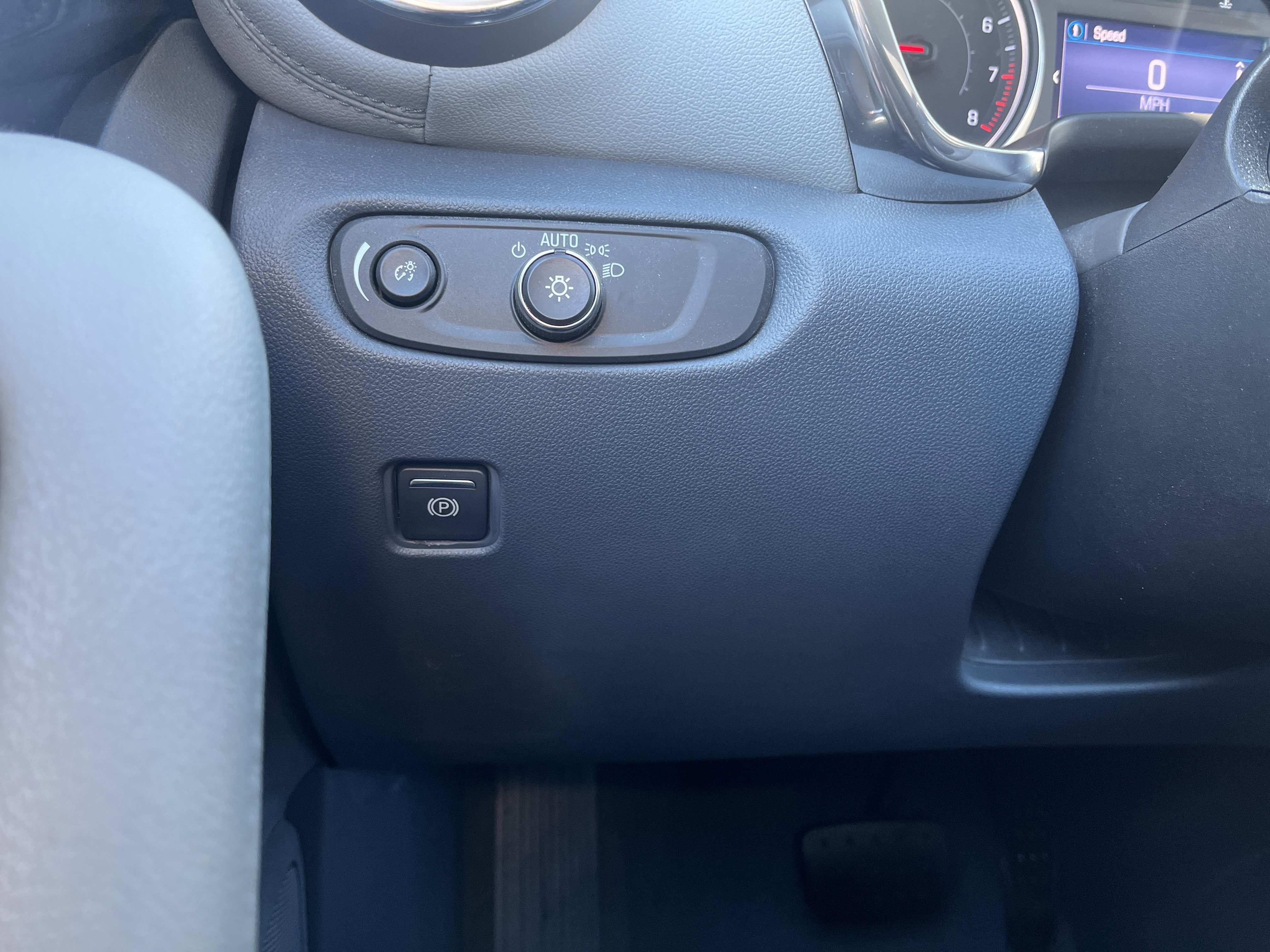 Used 2019 Chevrolet Blazer LT image 26