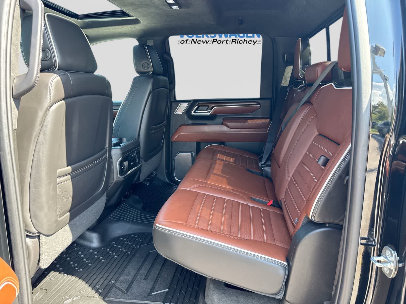 Used 2024 GMC Sierra 3500 Denali Ultimate AWD/4WD image 26