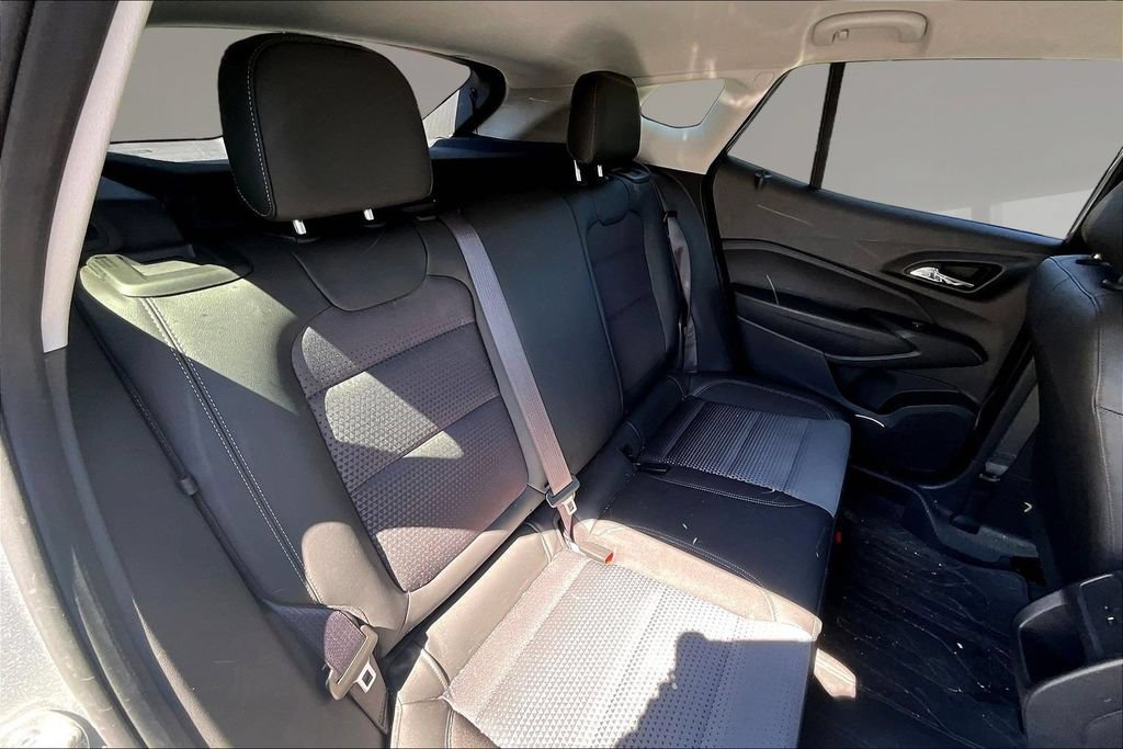 Used 2025 Chevrolet Trax LT w/ Driver Confidence Package FWD image 21
