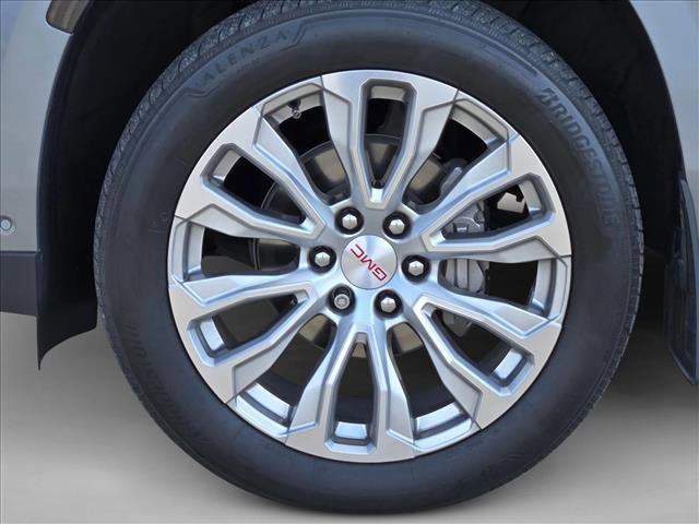 Used 2023 GMC Yukon Denali w/ Advanced Technology Package image 14