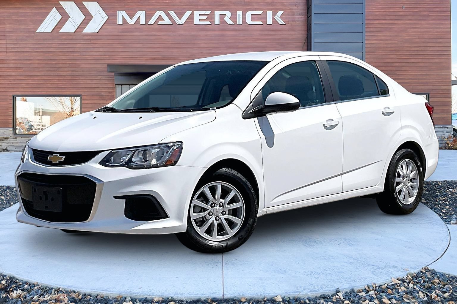 Used 2018 Chevrolet Sonic LT FWD image 3