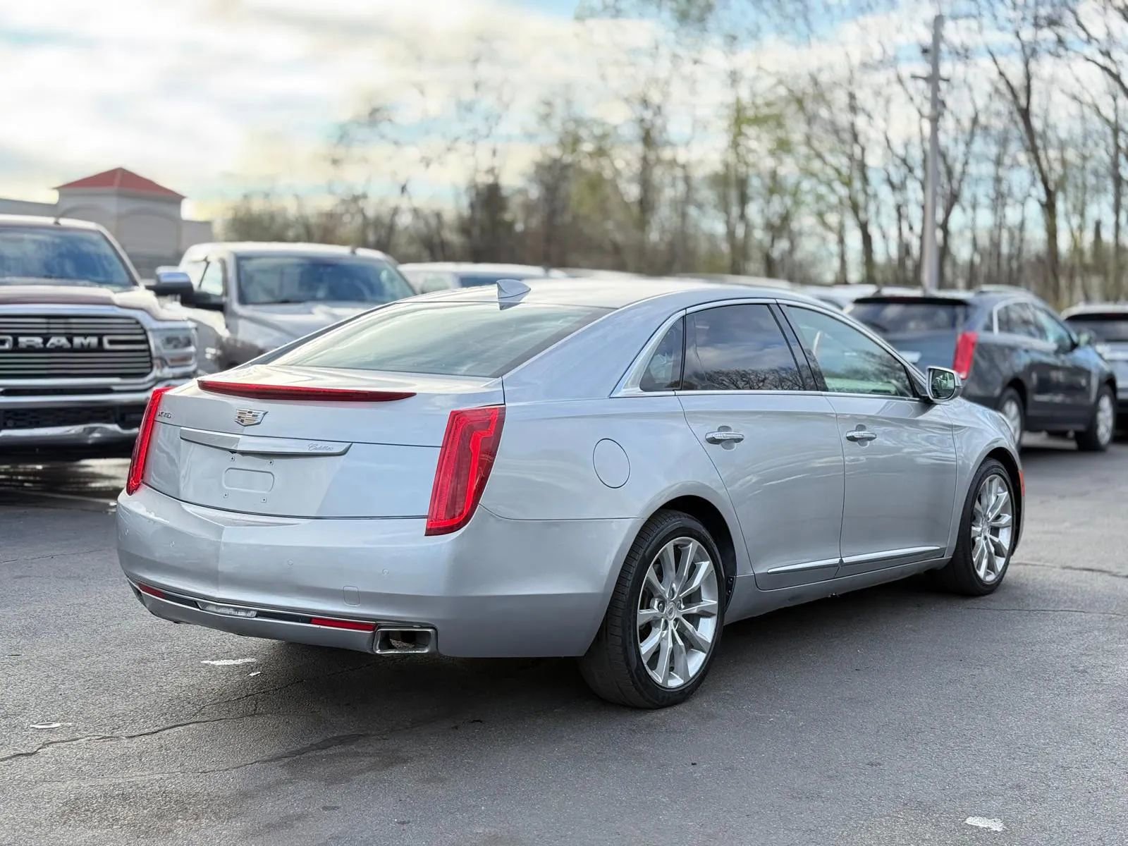 Used 2016 Cadillac XTS Luxury image 6