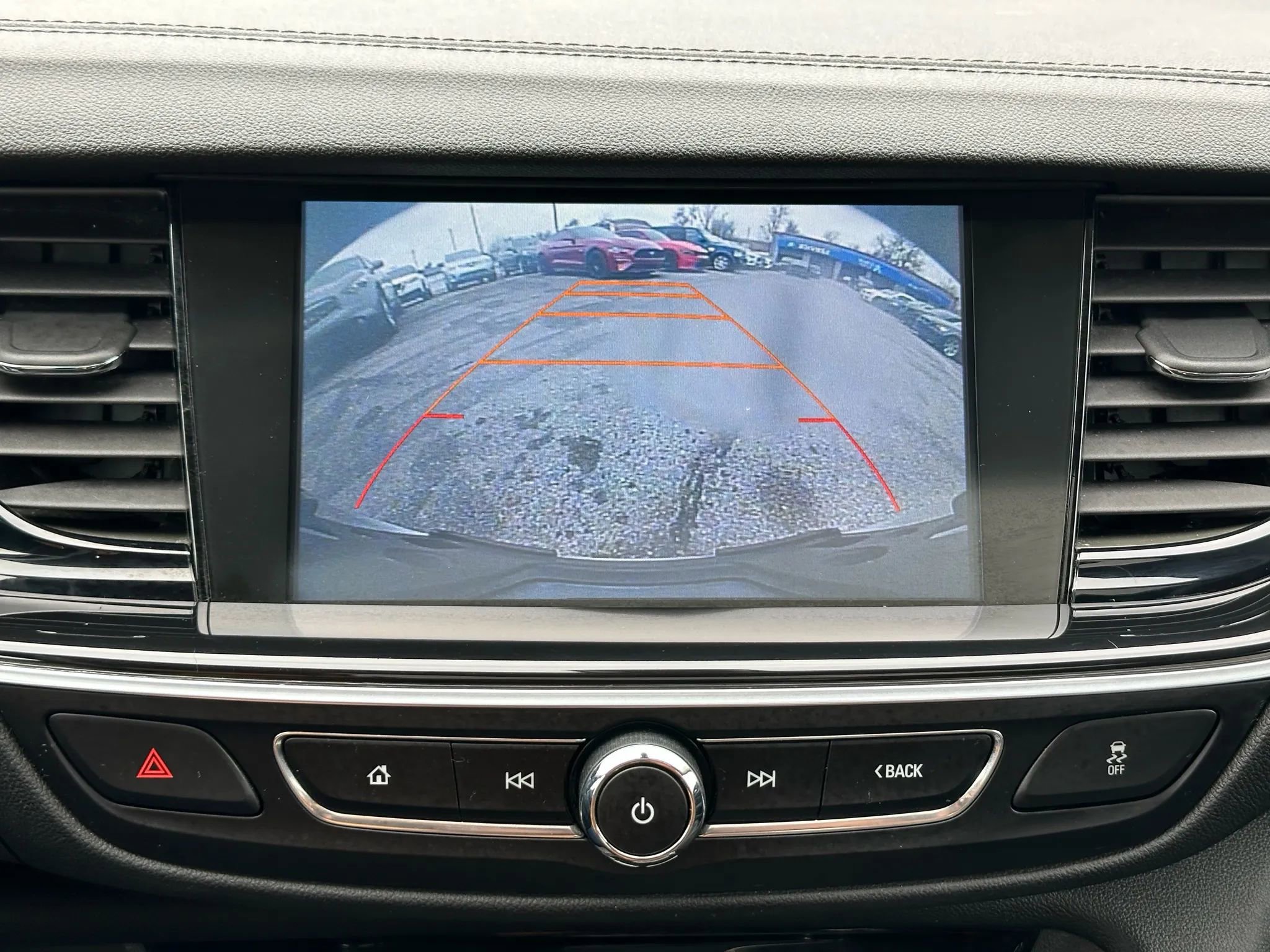 Used 2018 Buick Regal Essence image 37