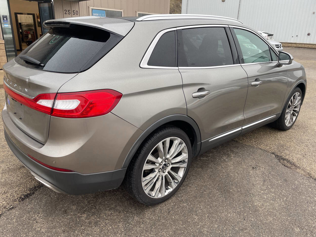 Used 2016 Lincoln MKX Reserve w/ Climate Package image 7