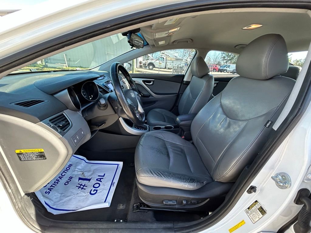 Used 2016 Hyundai Elantra Limited image 26