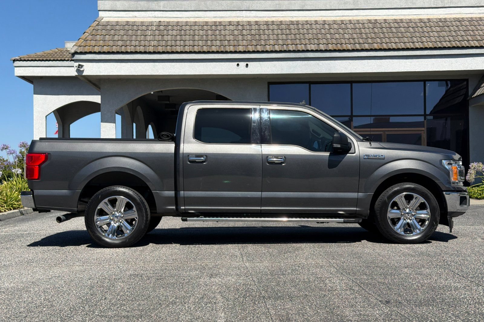 Used 2019 Ford F150 XLT w/ Equipment Group 302A Luxury RWD image 3