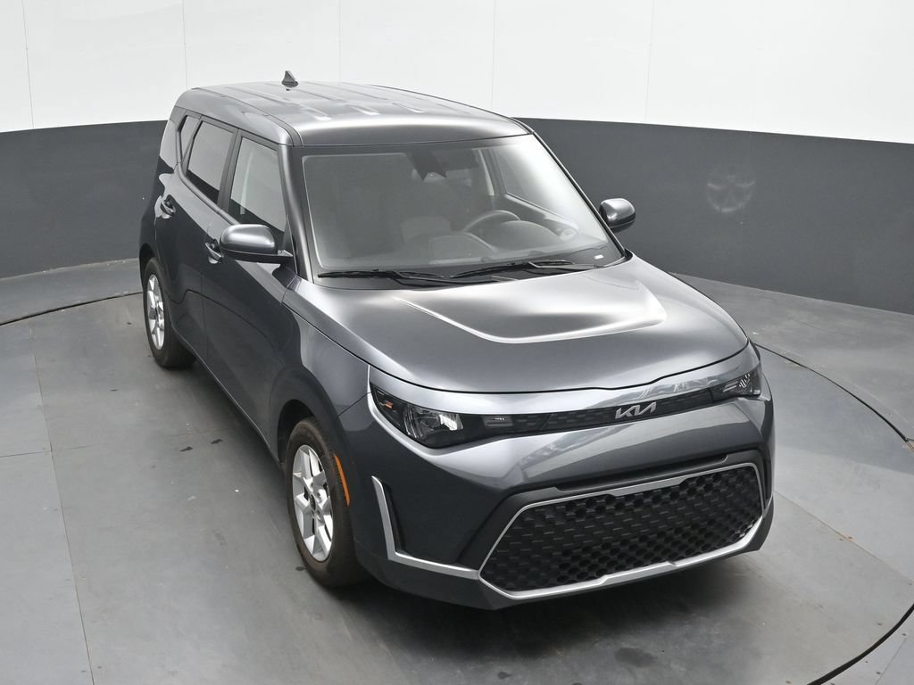 Used 2025 Kia Soul LX w/ LX Technology Package FWD image 30