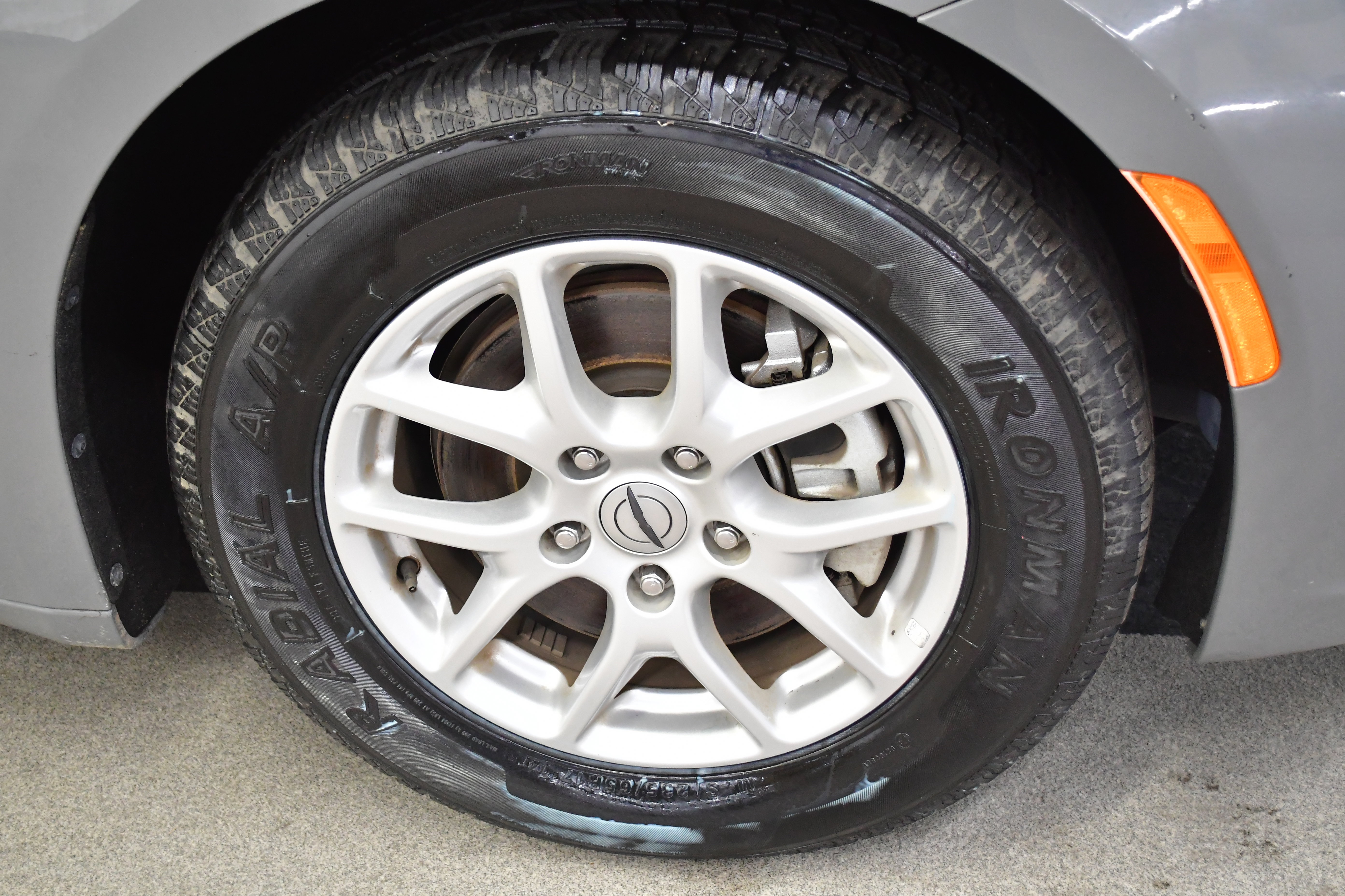Used 2023 Chrysler Pacifica Touring-L FWD image 37