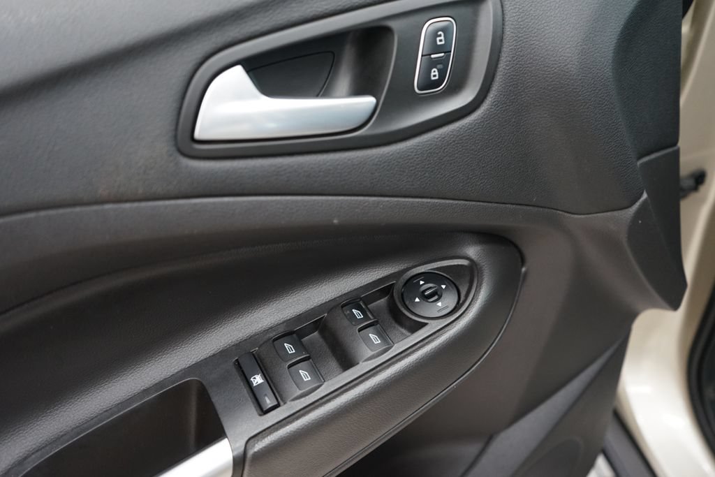 Used 2017 Ford Escape SE FWD image 23