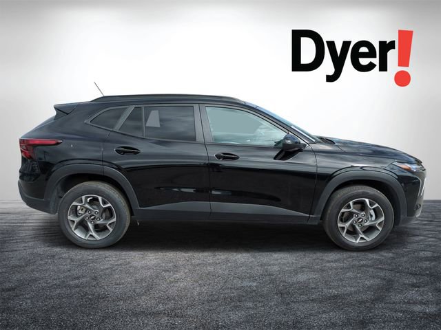 Certified 2025 Chevrolet Trax LT image 2