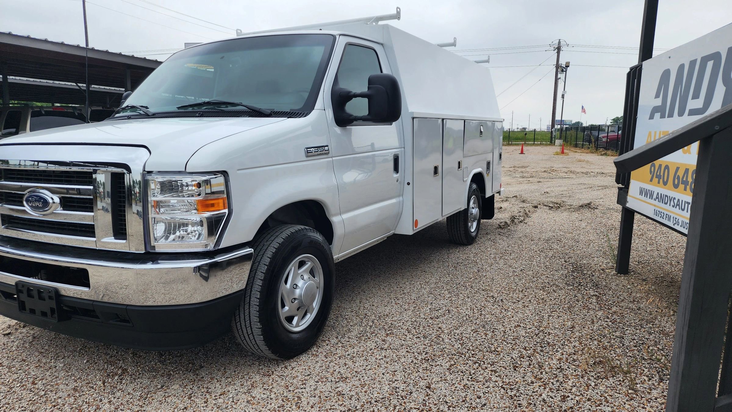Used 2024 Ford E-350 and Econoline 350 Super Duty w/ Power Windows & Locks Group image 6