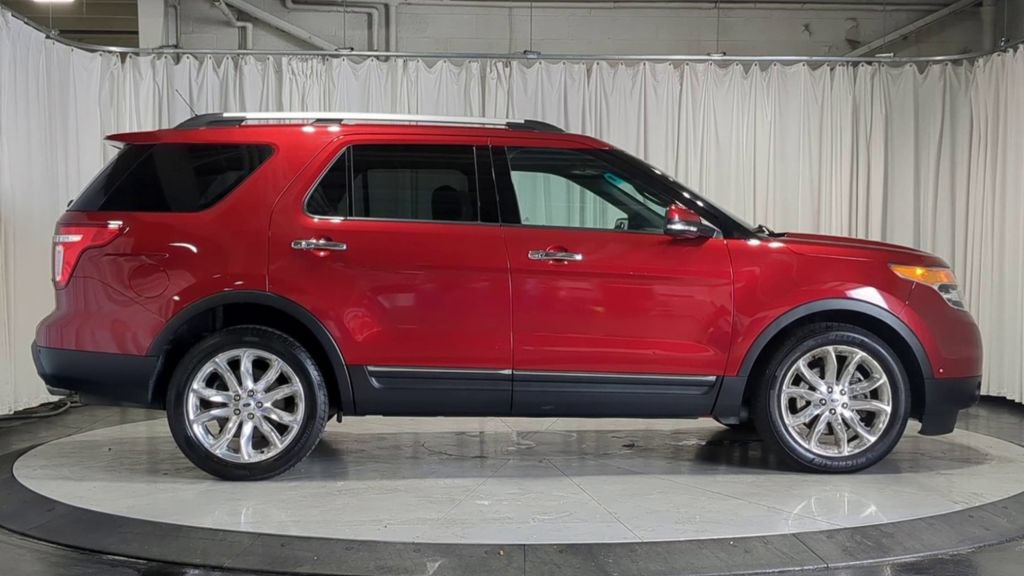 Used 2014 Ford Explorer Limited w/ Equipment Group 302A AWD/4WD image 11